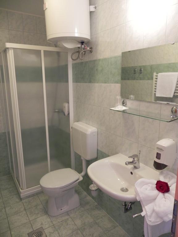 Motel Majolka بتوي الغرفة الصورة